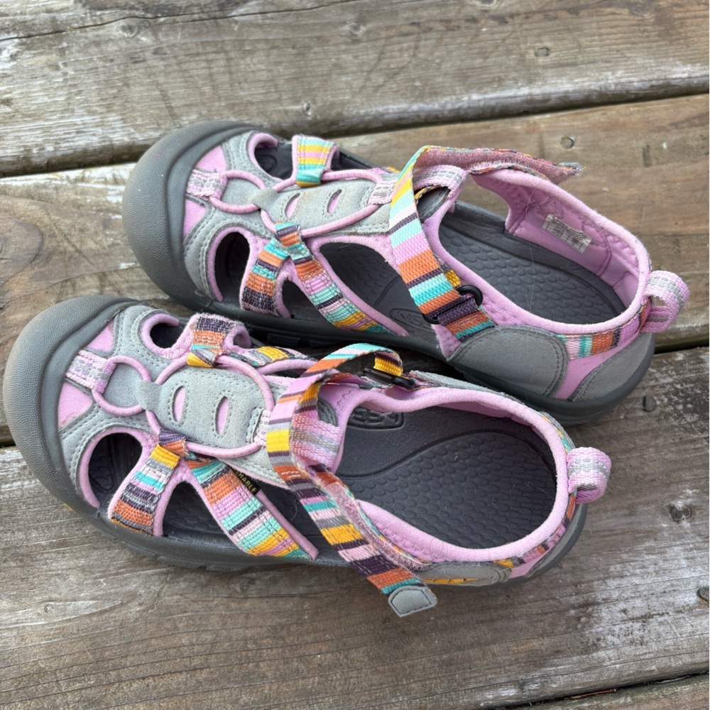 Keen Colorful youth Sandals size 3